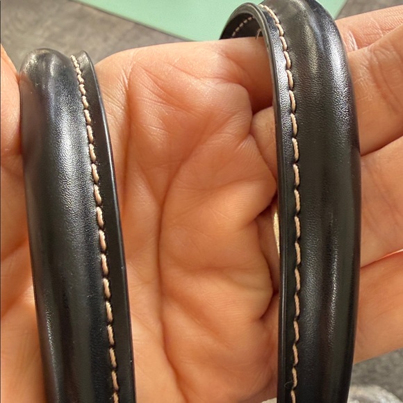 Wilson's Black Leather Handbag - Picture 8 of 8